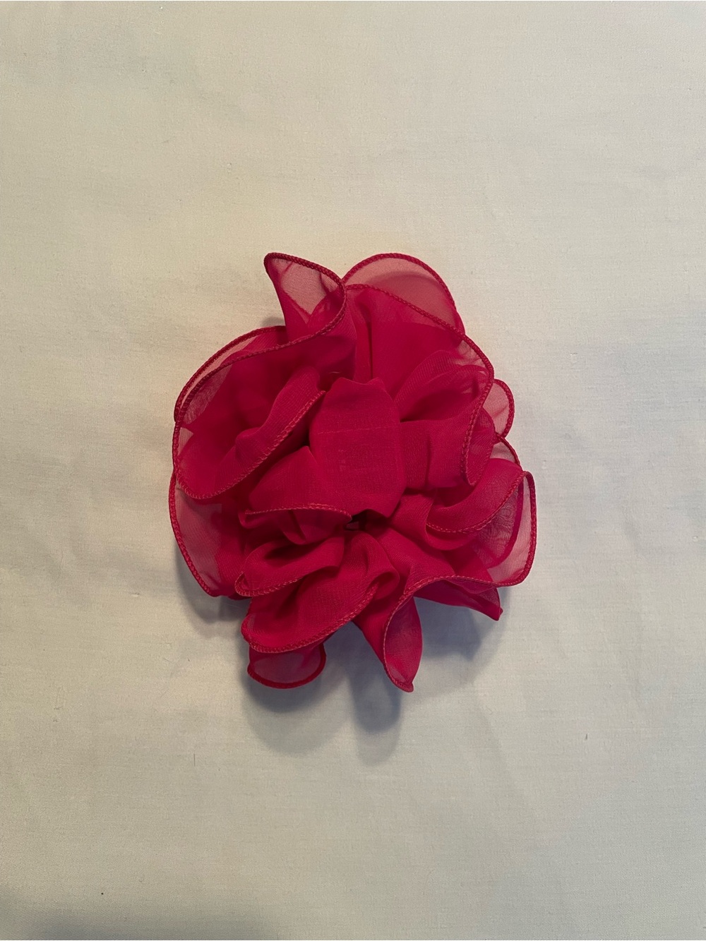 Vintage 80s/90s ruffled chiffon fabric covered jaw clip